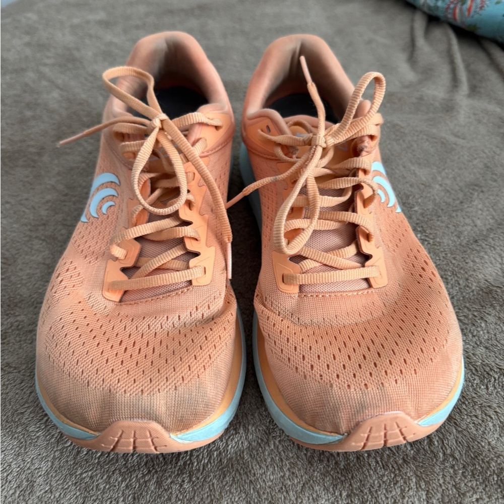 Topo Women’s 5MM Drop Phantom Road Running Shoes Orange, Size 9